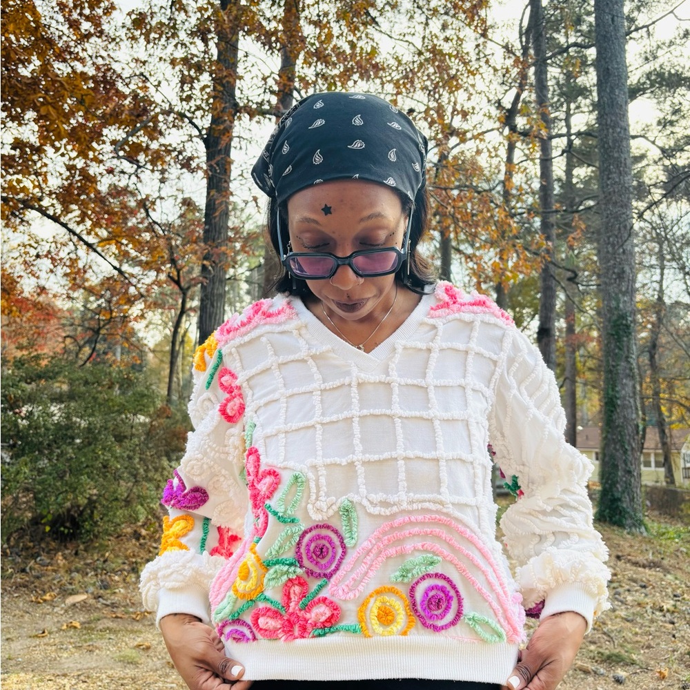 Dāmze Colorful Embroidered Sweater